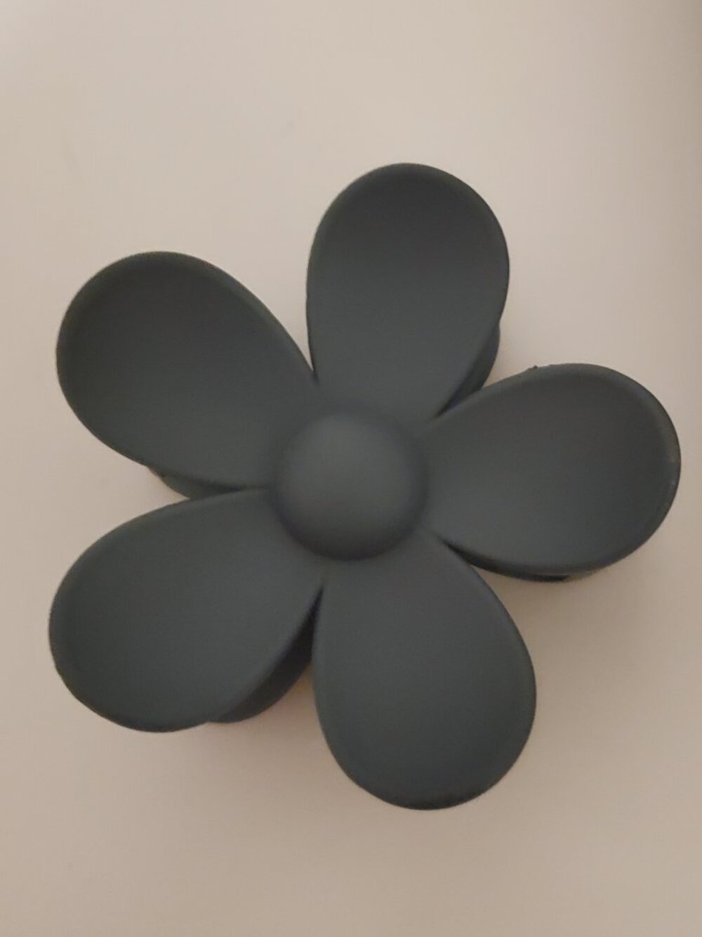 Large Matte Dark Grey Flower Claw Clip | Plumeria Daisy Hair Clamp